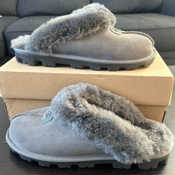 UGG COQUETTE SLIPPERS - Picture 1 of 8